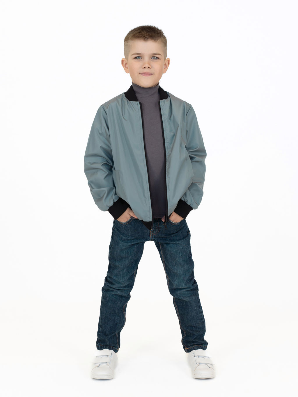 Ветровка детская светлосерая