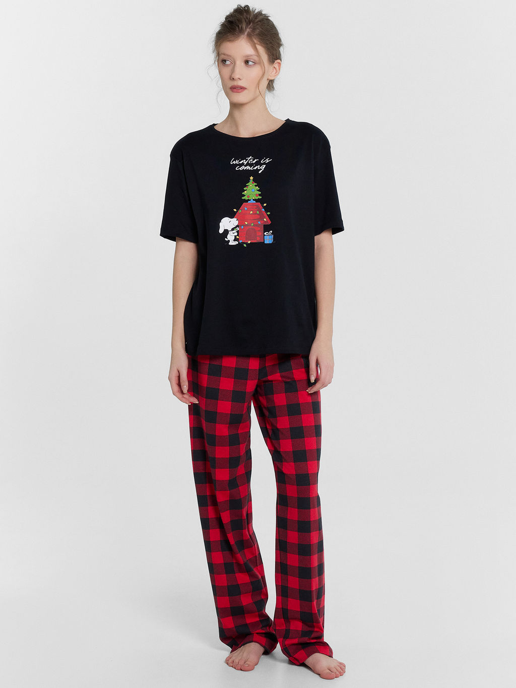 Пижама женская с принтом и надписью winter is coming