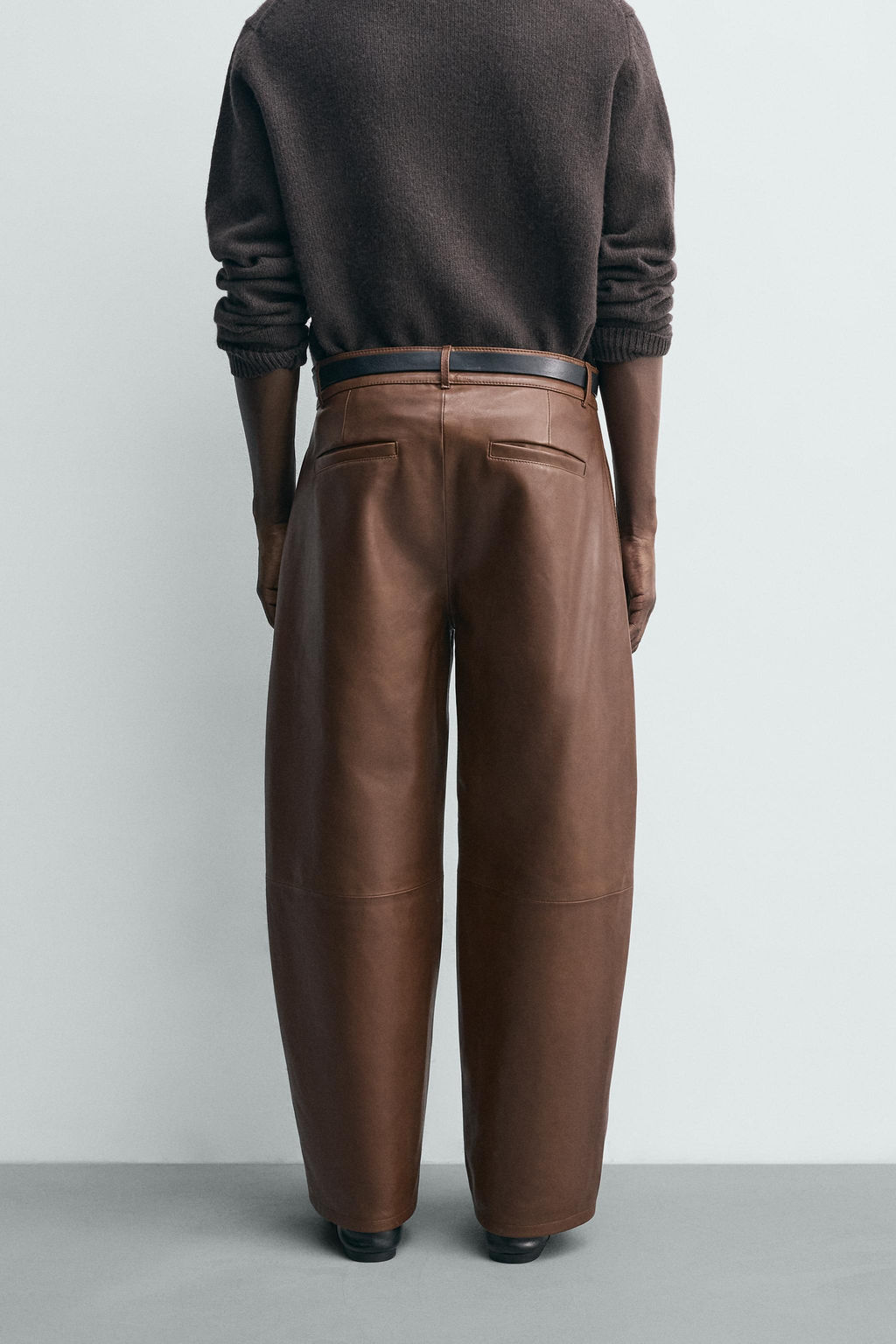 LEATHER BALLOON FIT TROUSERS - Zara фото 12