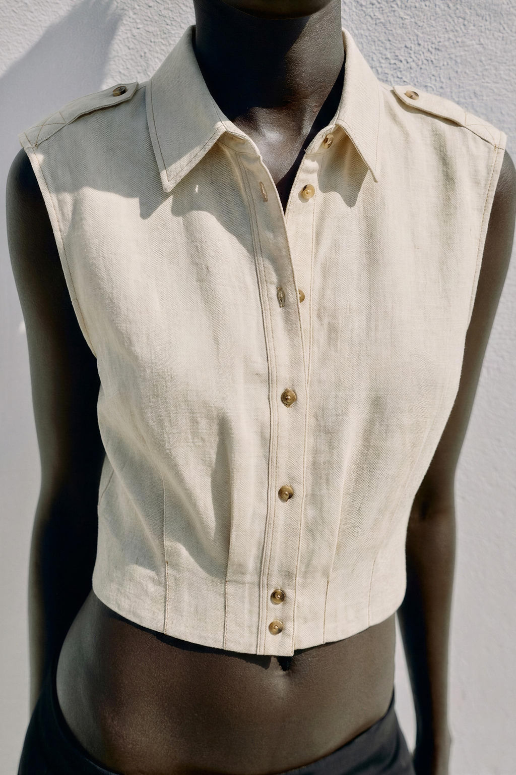 TOP PESPUNTES CON LINO / Beige claro