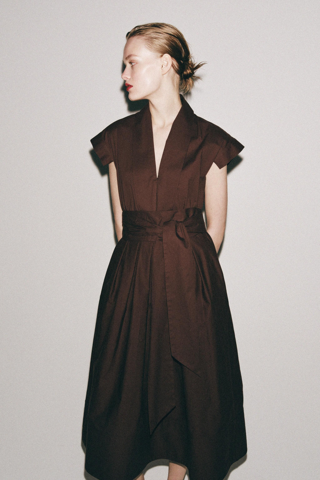 VESTIDO POPEL?N PLIEGUES ZW COLLECTION / Marr?n - Zara фото 2