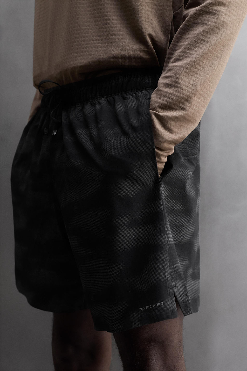 PERFORATED RUNNING SHORTS - Zara фото 5