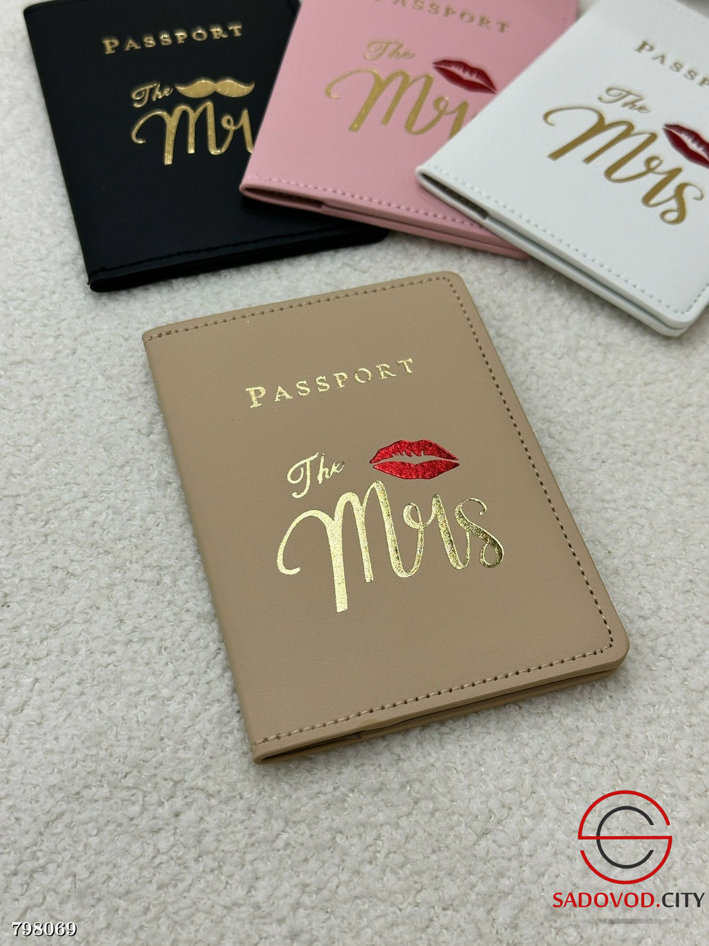 Обложки для паспорта с надписями The Mrs и The Mr