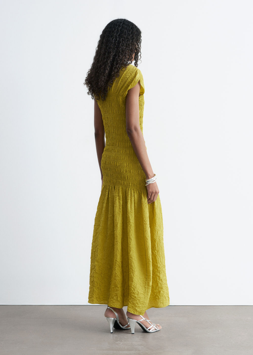 Maxivestido fruncido con nido de abeja - H&m фото 8