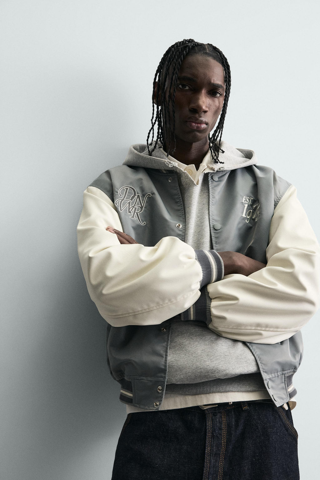 CONTRAST EMBROIDERED BOMBER JACKET - Zara фото 4