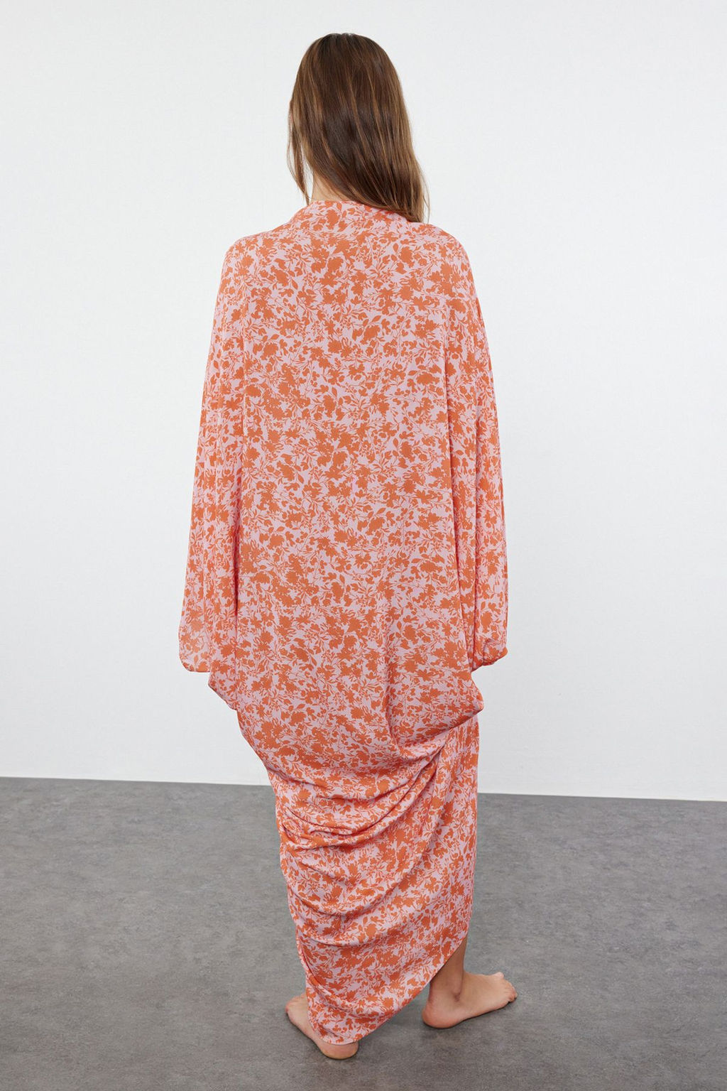 TRENDYOLMILLA Soyut Desenli Genis Kal?p Maxi Dokuma Buzgulu Plaj Elbisesi TBESS23EL00274  фото 14