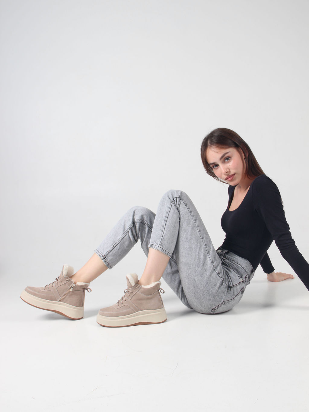 Ботинки 260.windybe. каменный замш/Шерсть