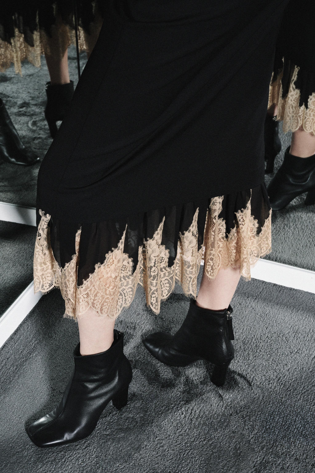 LIMITED EDITION LEATHER HEELED ANKLE BOOTS - Zara фото 4