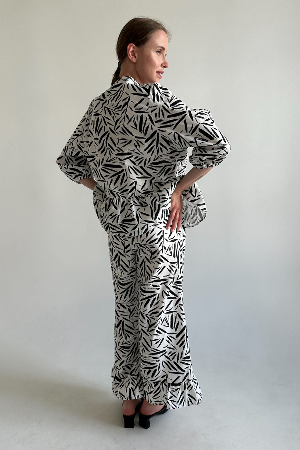 Костюм женский SET070/06/Белый, черный - M&G all natural фото 5