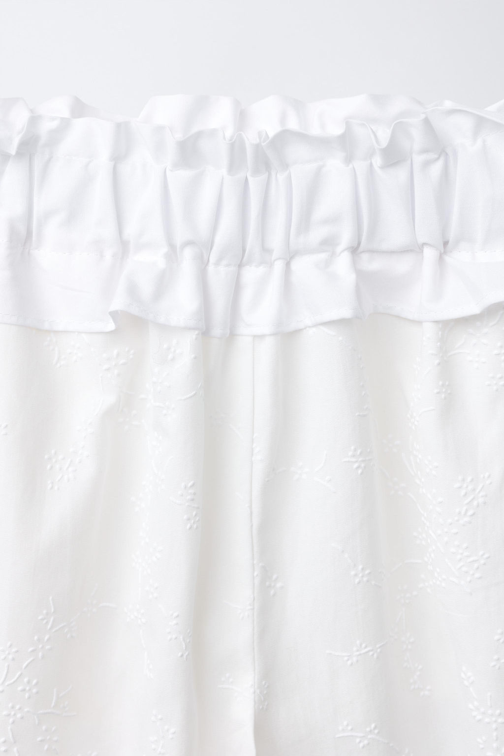 PANTAL?N VOLANTE Y BORDADOS / Blanco - Zara фото 3