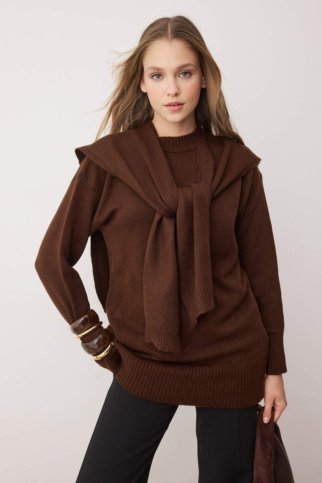 Kahverengi Sal Yaka Detayl? Triko Kazak TCTAW26AK00021 - Trendyolmilla фото 2