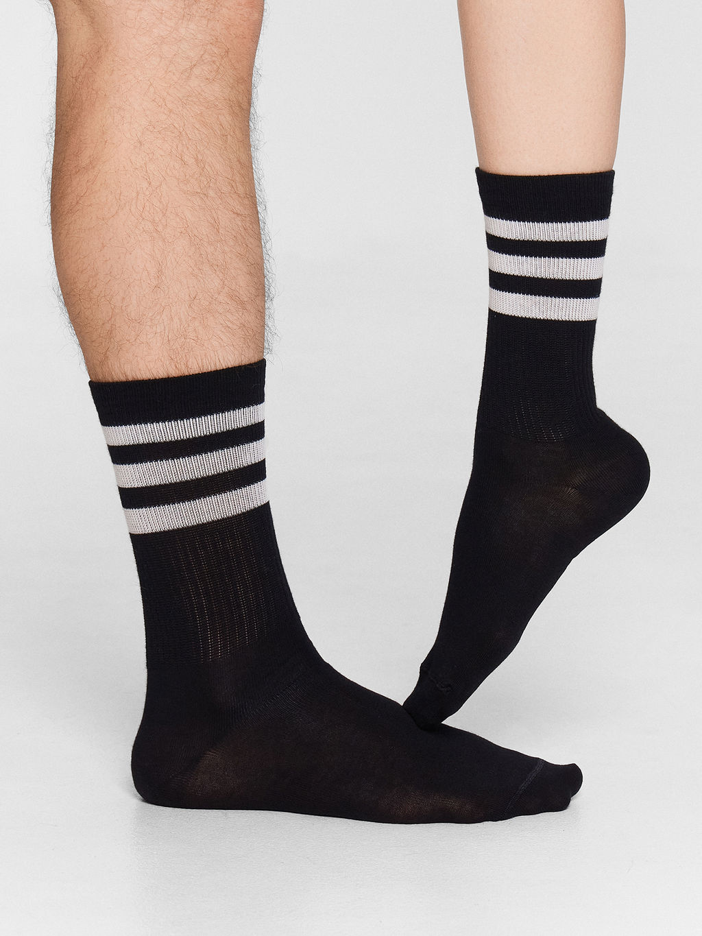 Цена за 5 пар! Носки унисекс высокие черные с полосками черный 566U-2720
