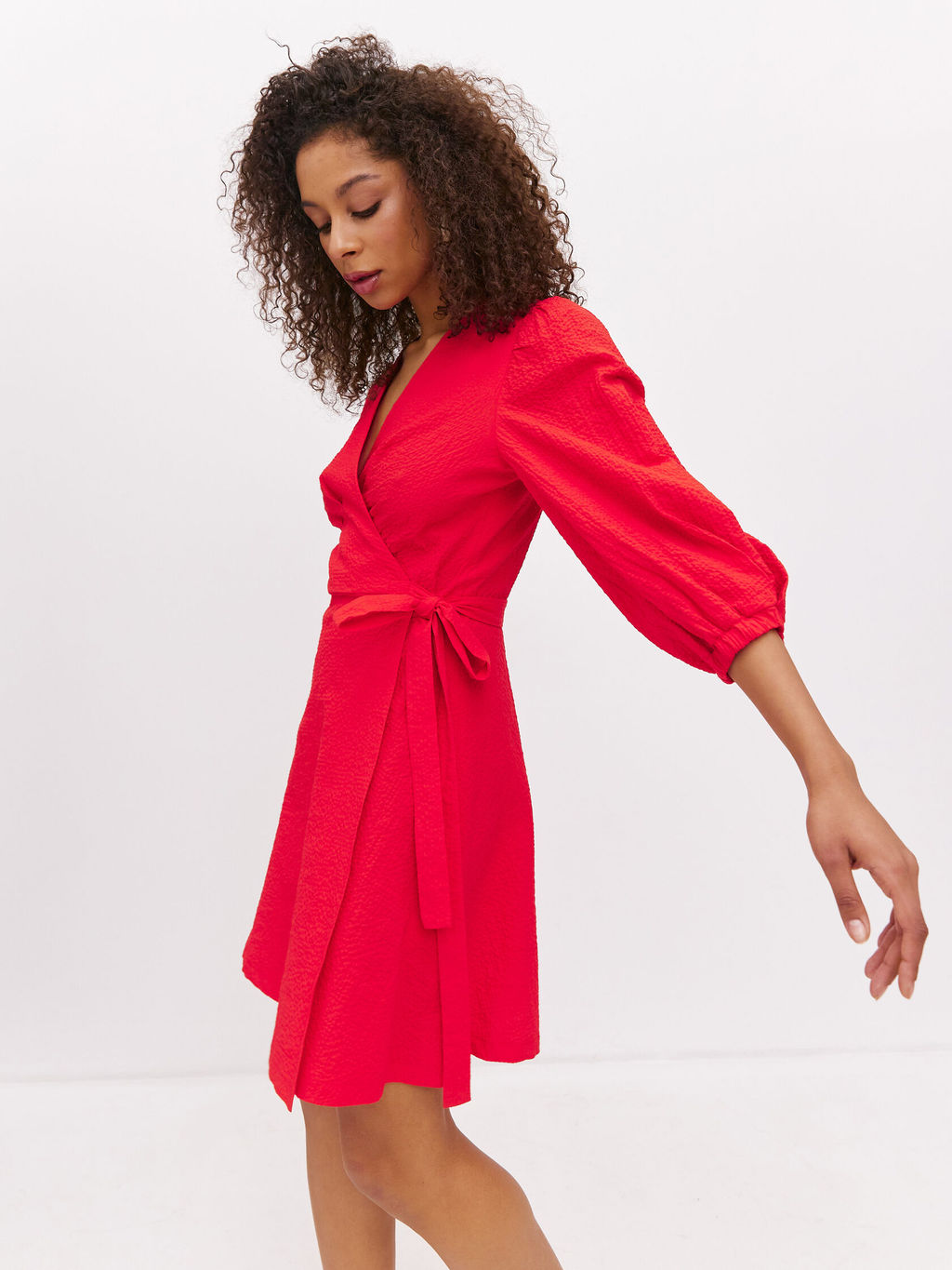 Платье на запах из жатого хлопка - TO BE ONE фото 5