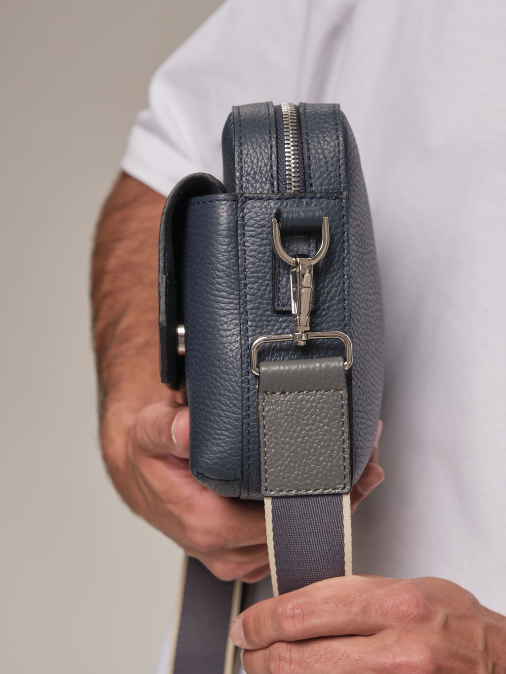 Мужская кожаная сумка Bora DBR 7113 насыщенно-синий фото 6