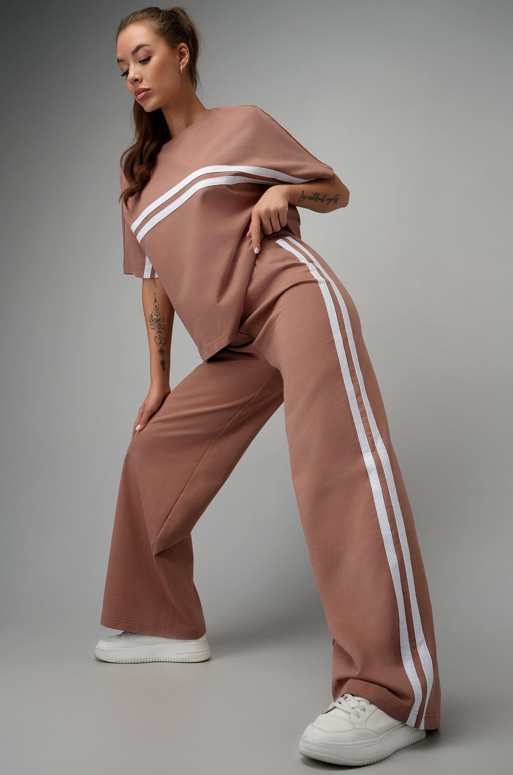 Женский костюм оверсайз из футера двухнитки Happyfox  фото 4