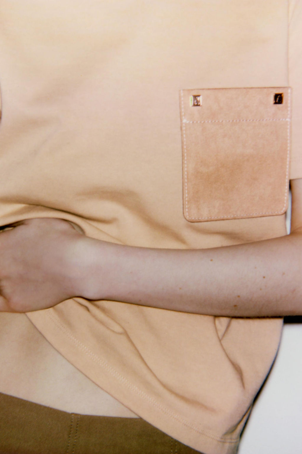 T-SHIRT WITH CONTRAST POCKET - Zara фото 4