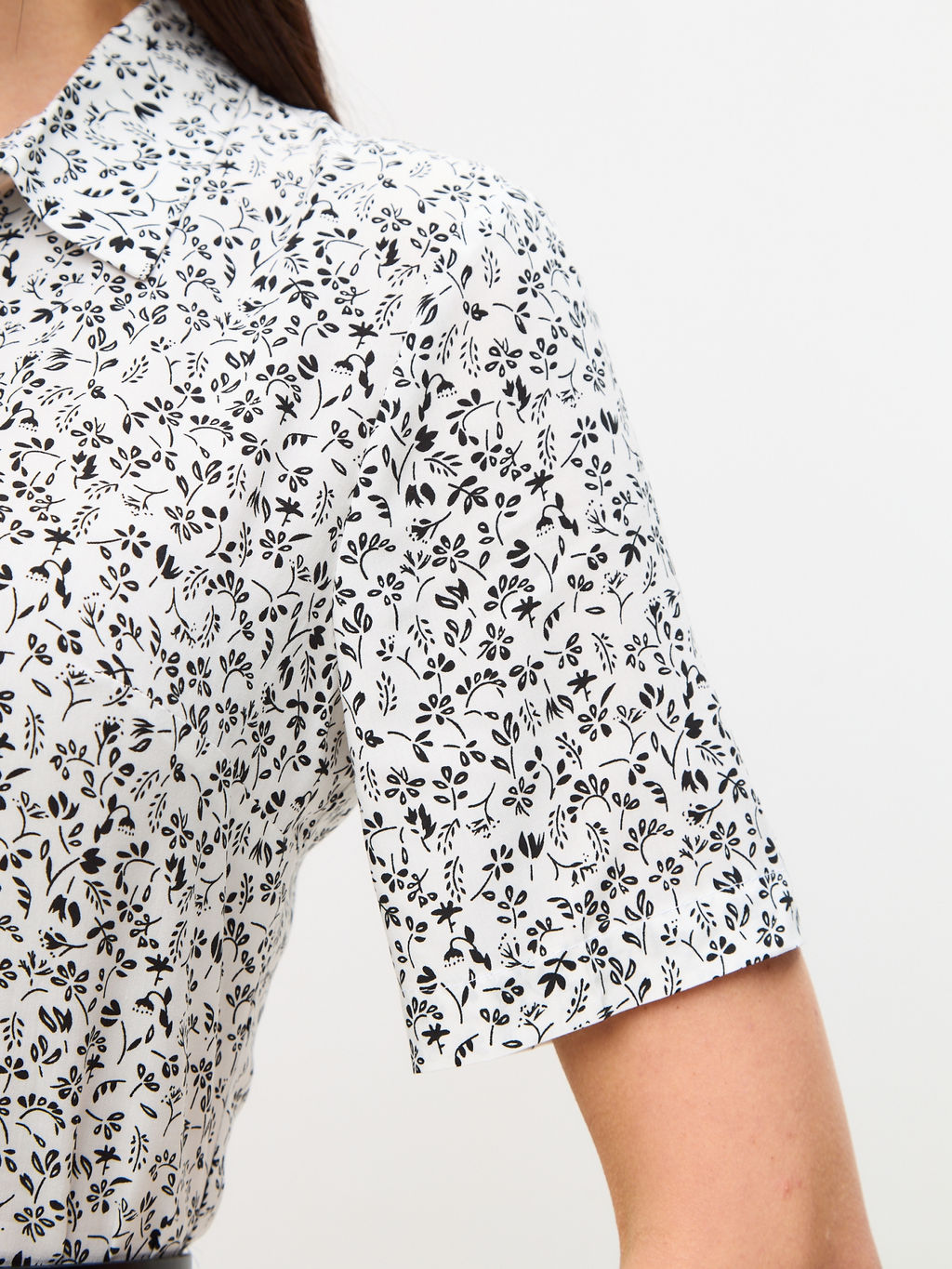 Платье-халат веточки на белом