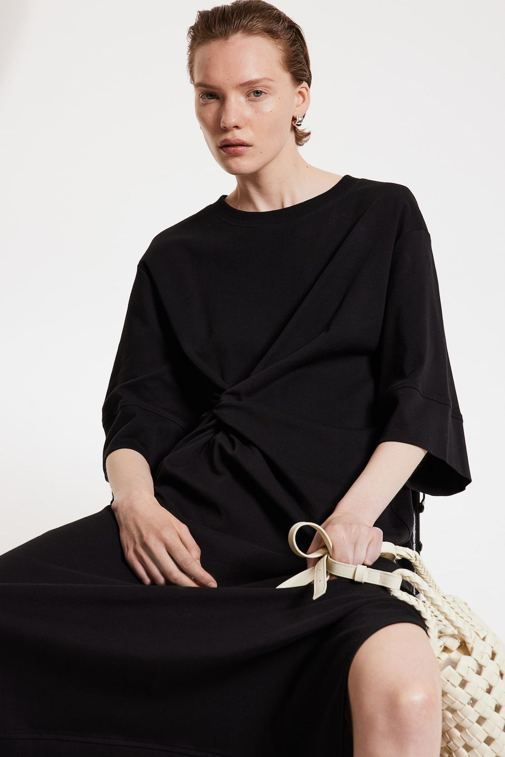 Vestido camiseta con detalle girado - H&m фото 2