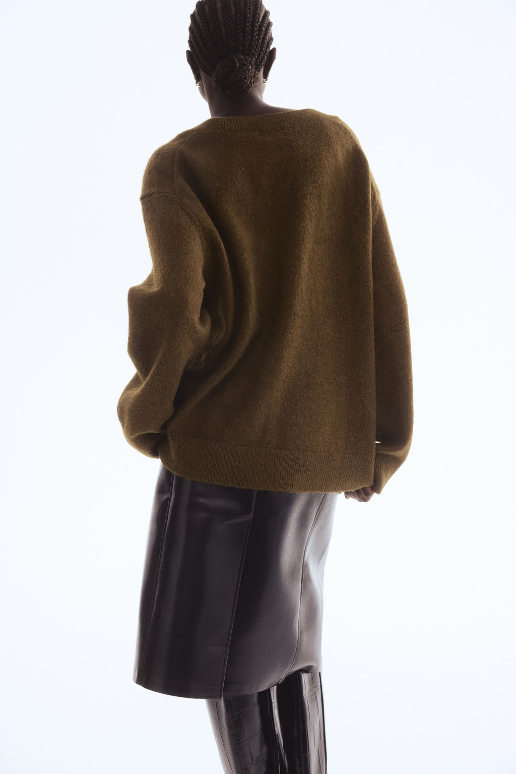 Jersey oversize con cuello de pico - H&m фото 10