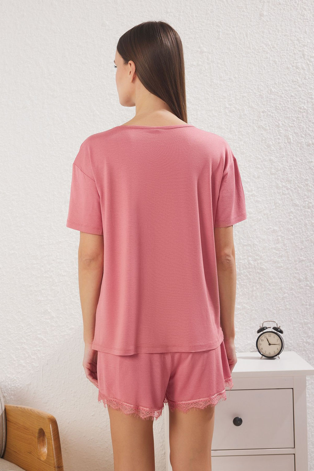 Trendyolmilla Siyah Dantel ve Baglama Detayl? Sortlu Orme Pijama Tak?m? THMSS25PT00012  фото 14