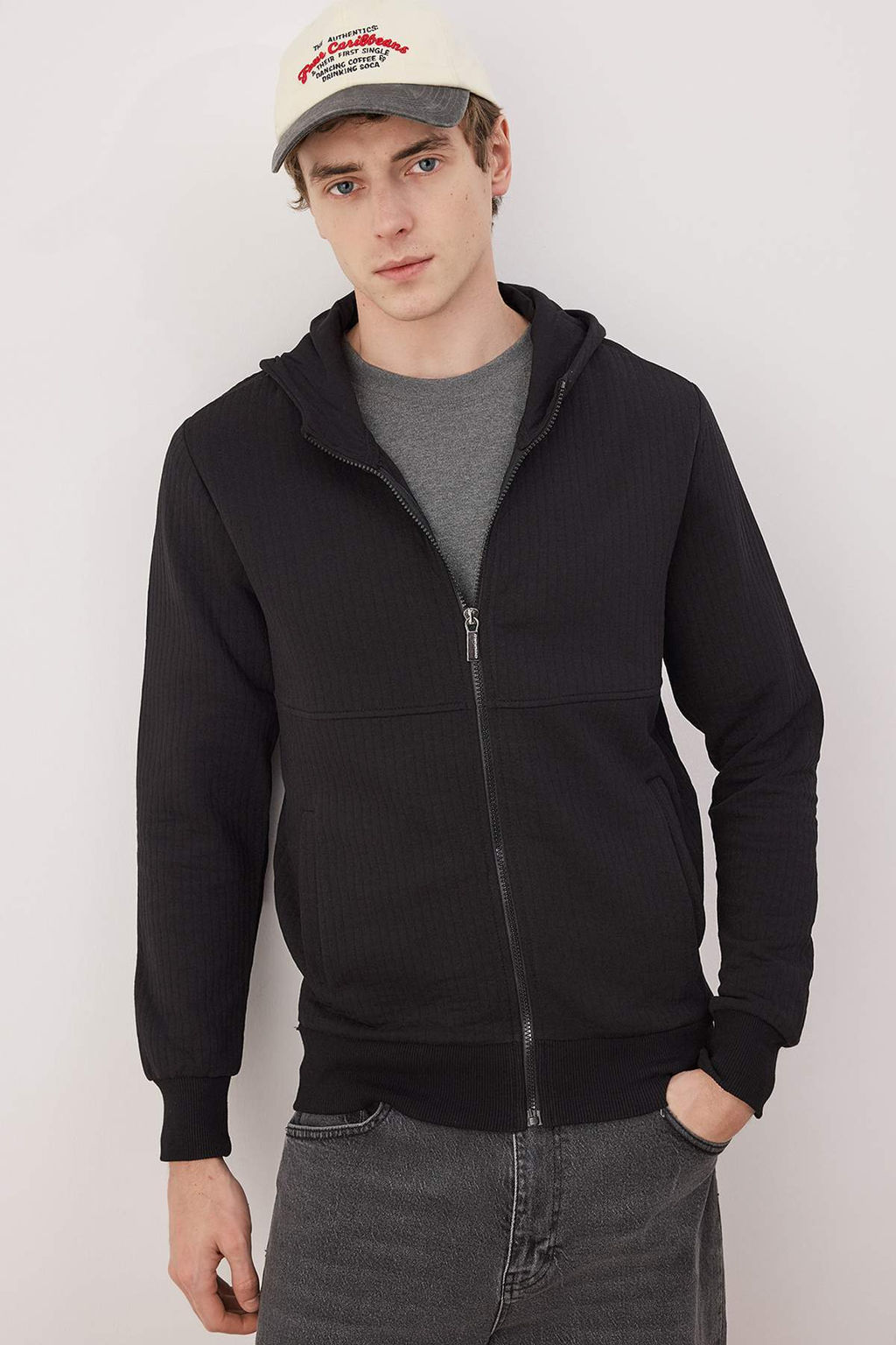 Siyah Regular/Normal Kesim Dokulu Kapusonlu Sweatshirt TMNAW26SW00061 - Trendyolmilla фото 2