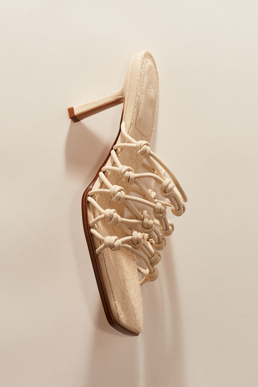 Sandalias de tacon con nudos decorativos - H&m фото 7