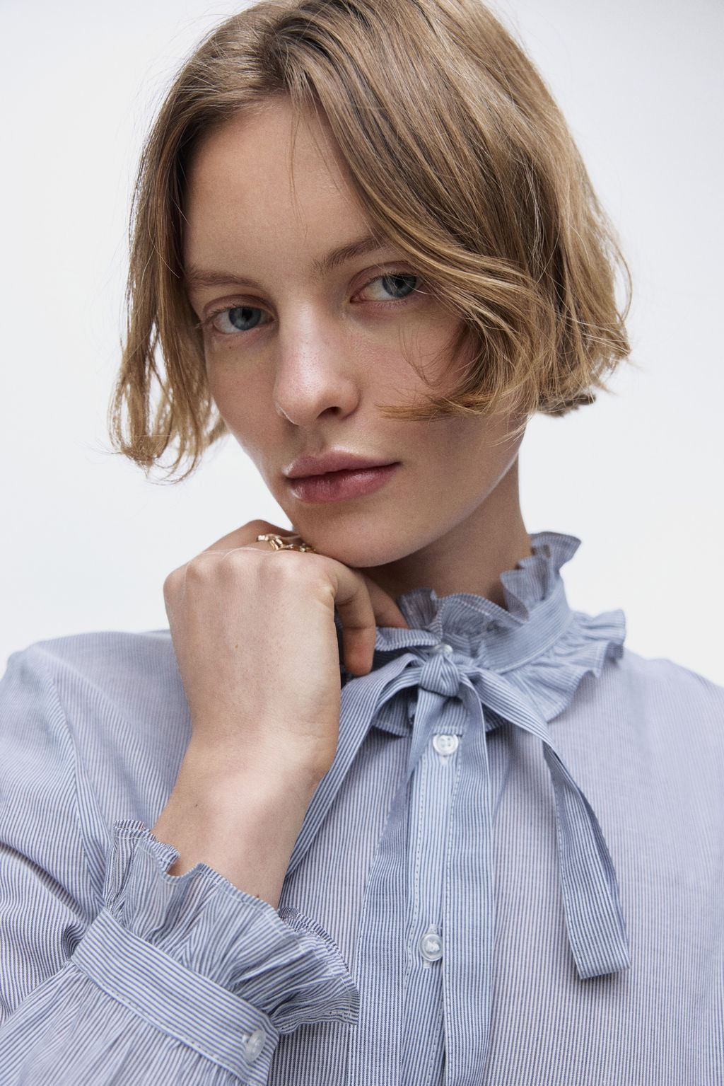 Blusa con ribetes de volante - H&m фото 4