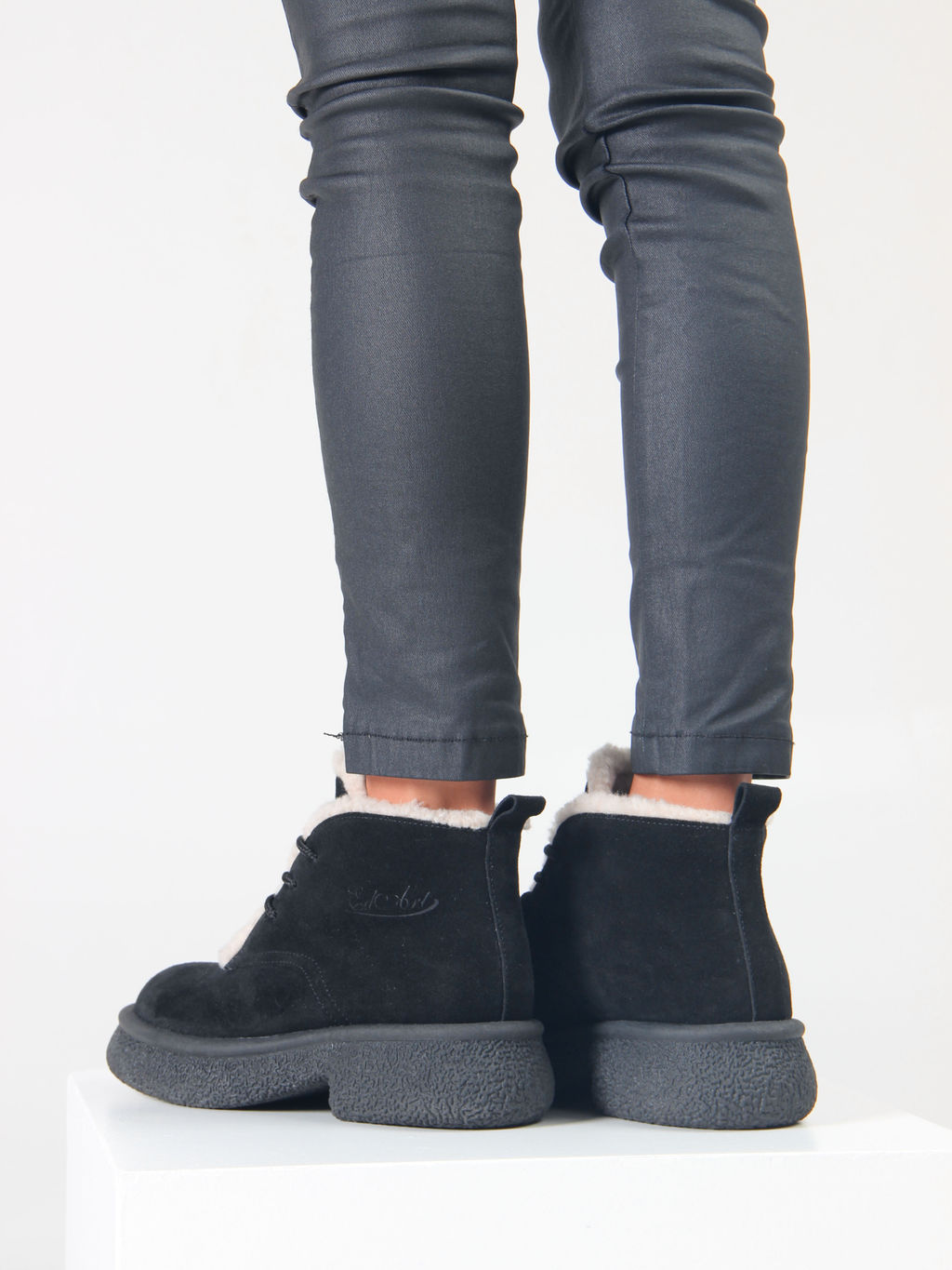 Ботинки 308.агатаbl. черный замша/Шерсть