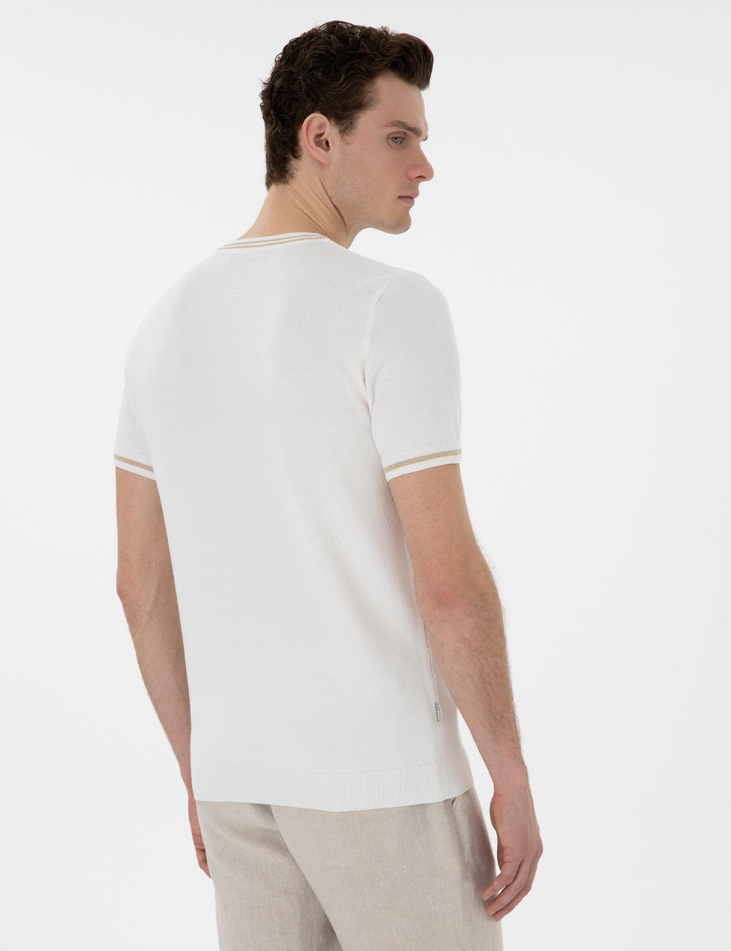 Ekru Slim Fit Bisiklet Yaka Triko Ti__rt