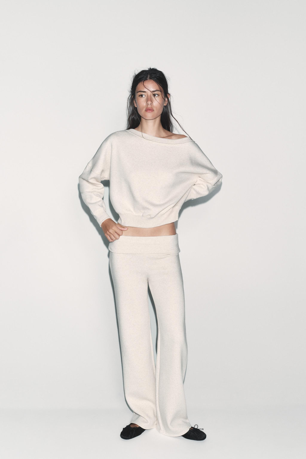 ASYMMETRIC PLUSH SWEATSHIRT - Zara фото 8