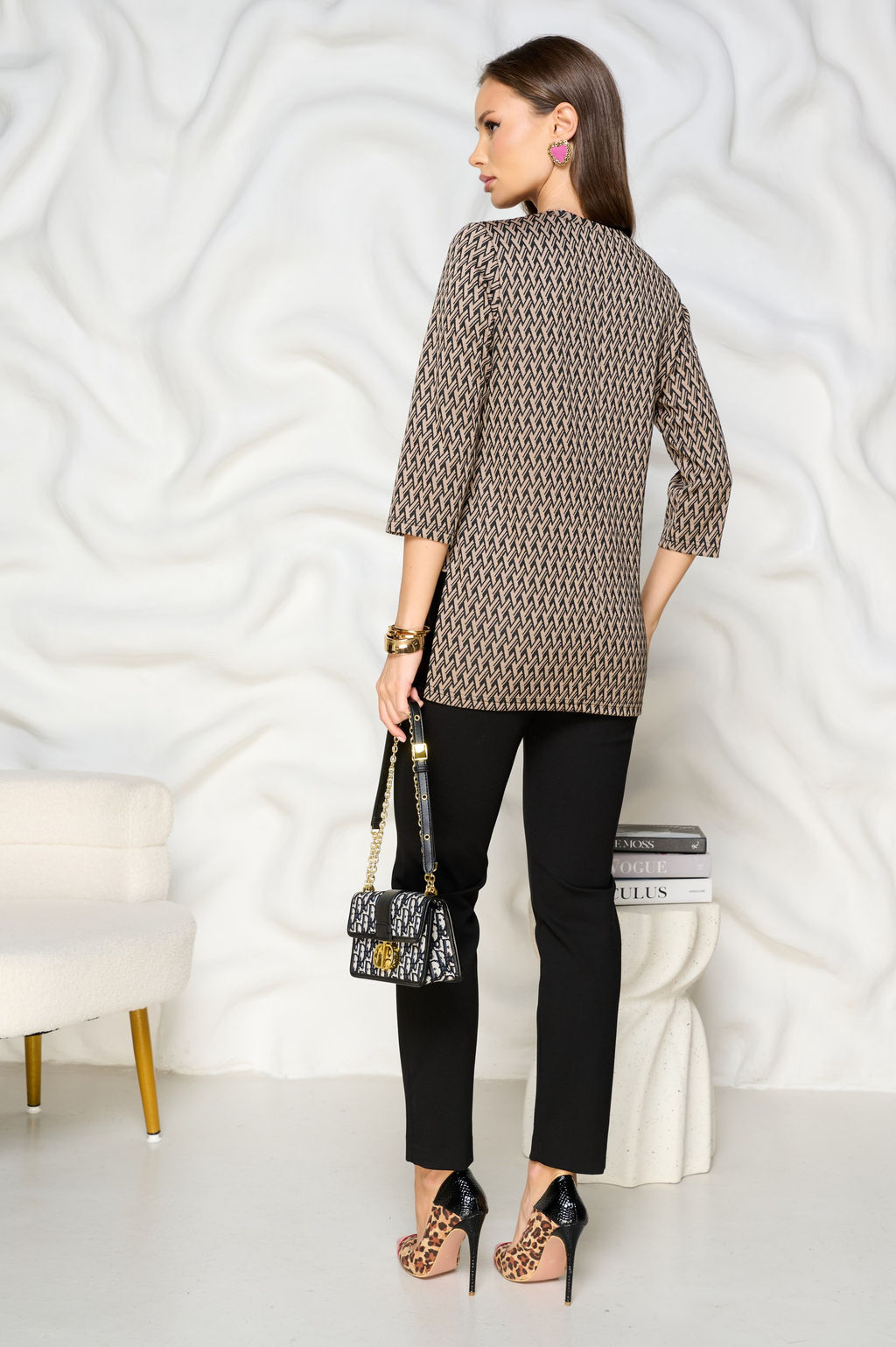 Джемпер Bellovera 53Д7072 черно-бежевый