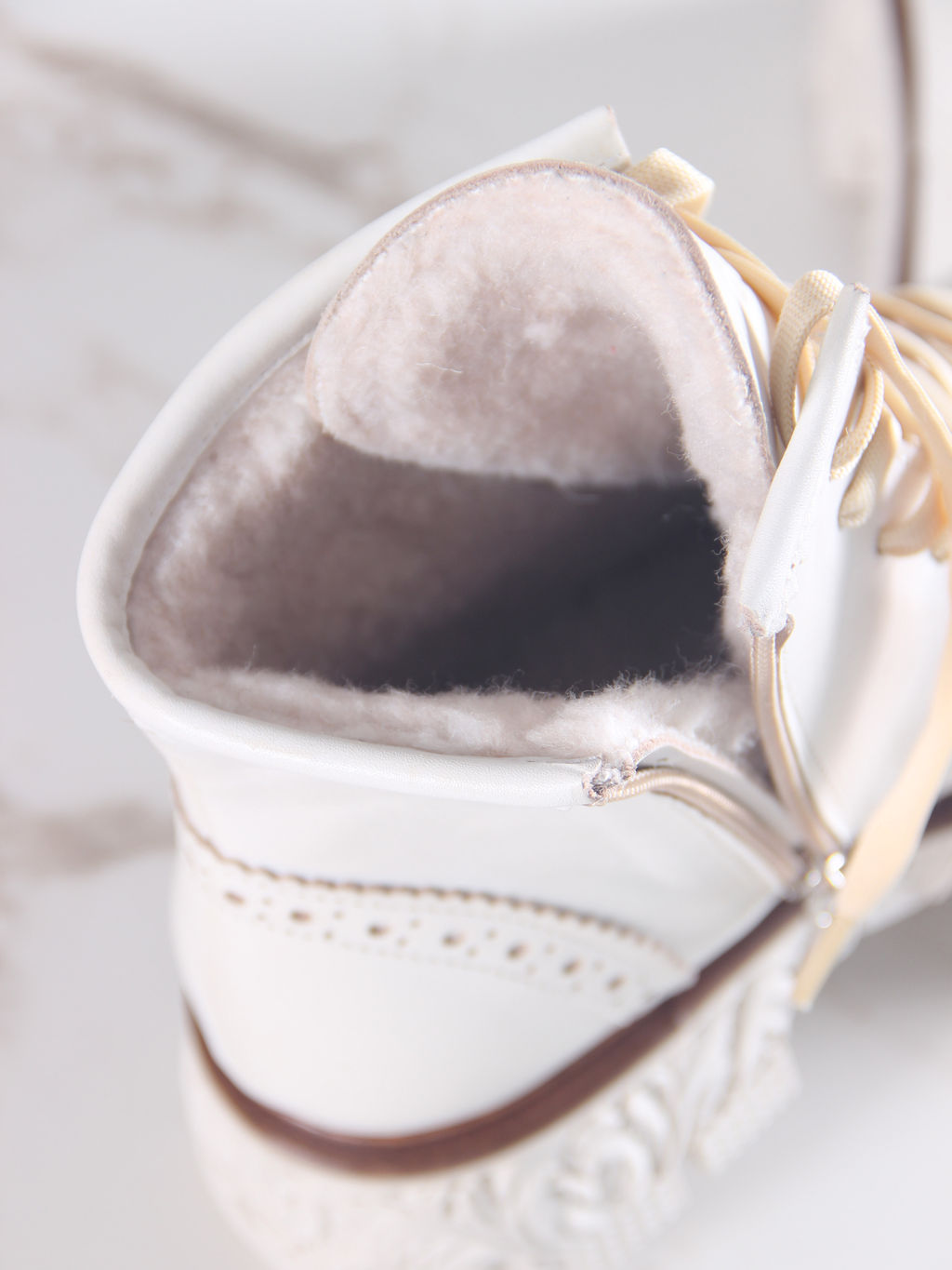 Ботинки 319.PODYUM141w.Вакса белая/шерсть