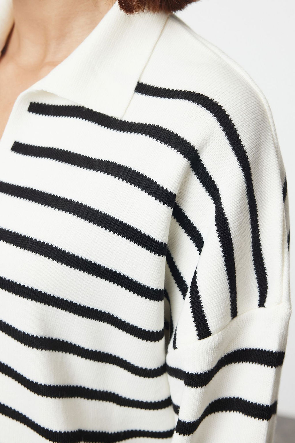 Ekru Genis Kal?p Polo Yaka Cizgili Triko Kazak TWOAW25KZ00341 - Trendyolmilla фото 4