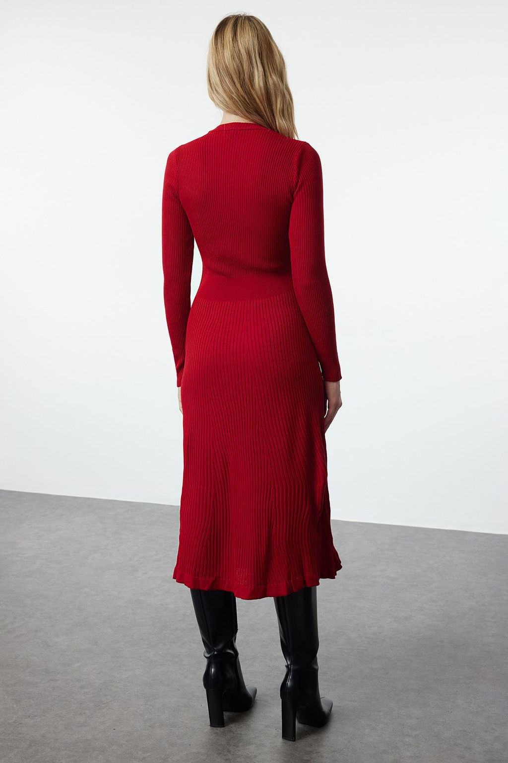 TRENDYOLMILLA Kahverengi Midi Triko Bisiklet Yaka Elbise TWOAW21EL0422 фото 37