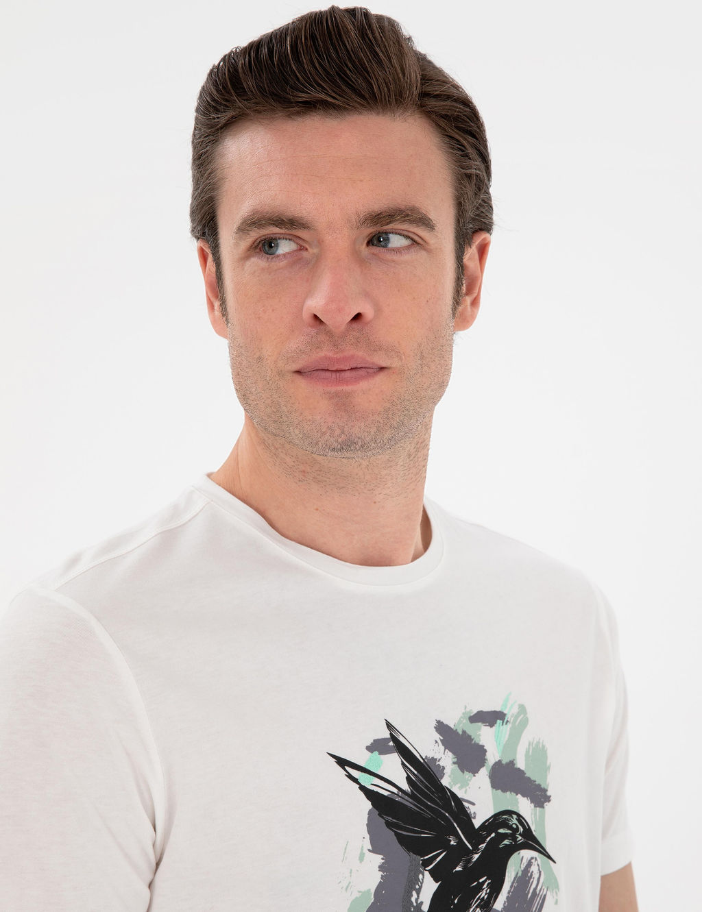 Белая стройная мата