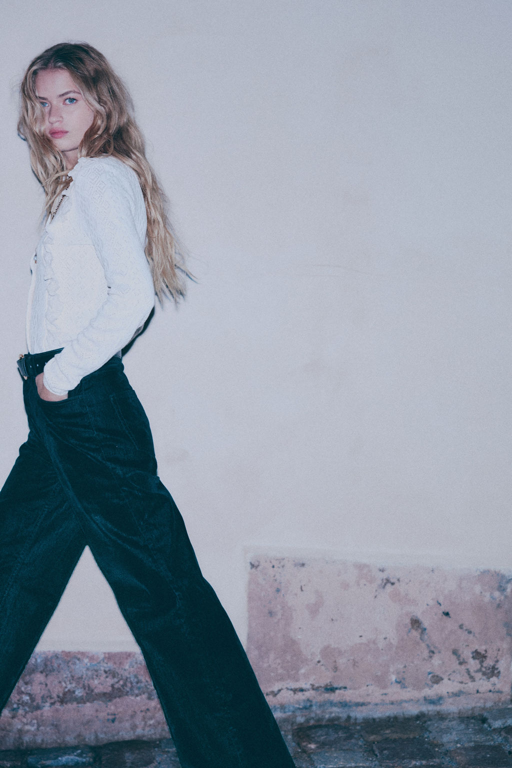 Wide Ultra High Jeans con acabado afelpado - H&m фото 2