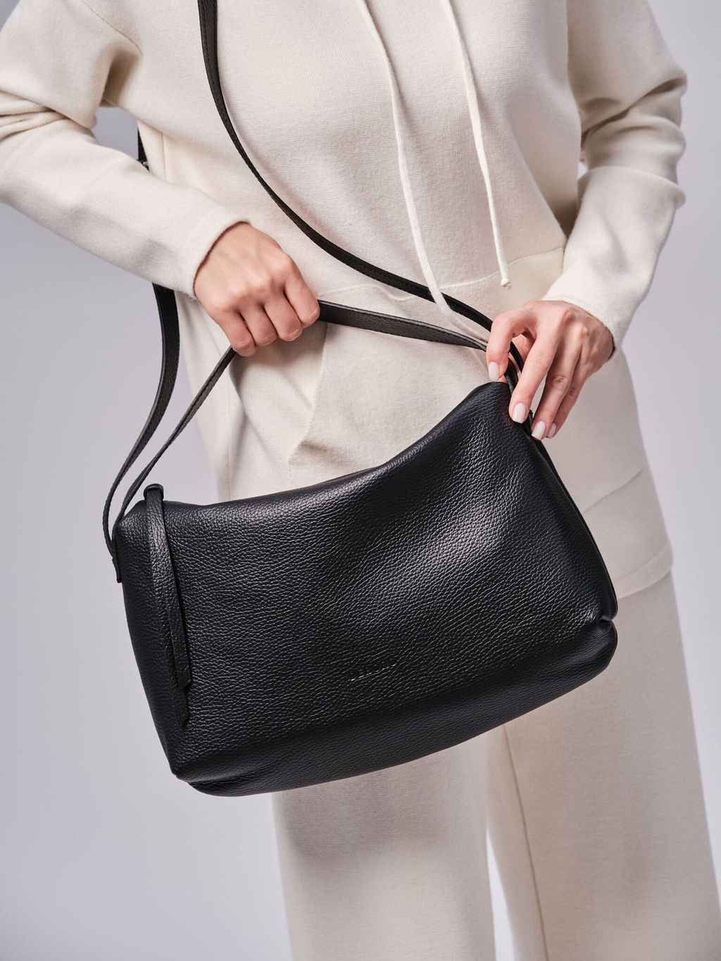 Сумка кожаная багет Deboro 30963 черная