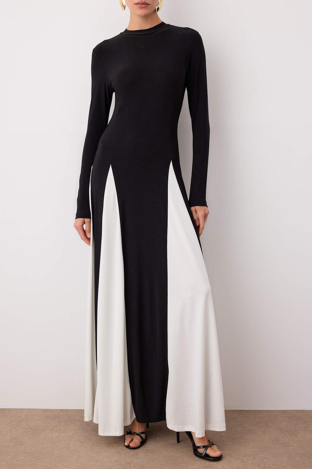 Siyah-Beyaz Renk Bloklu Orme Maxi S?k Abiye Gece Mezuniyet Elbisesi TPRAW26AE00017 - Trendyolmilla фото 3