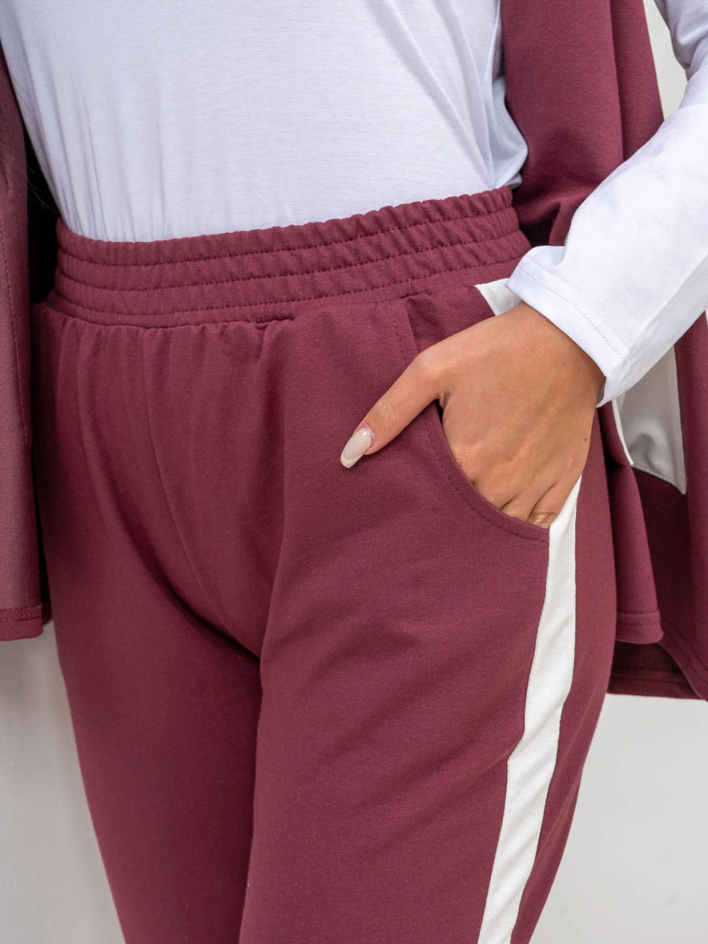 Костюм женский, цвет бордовый