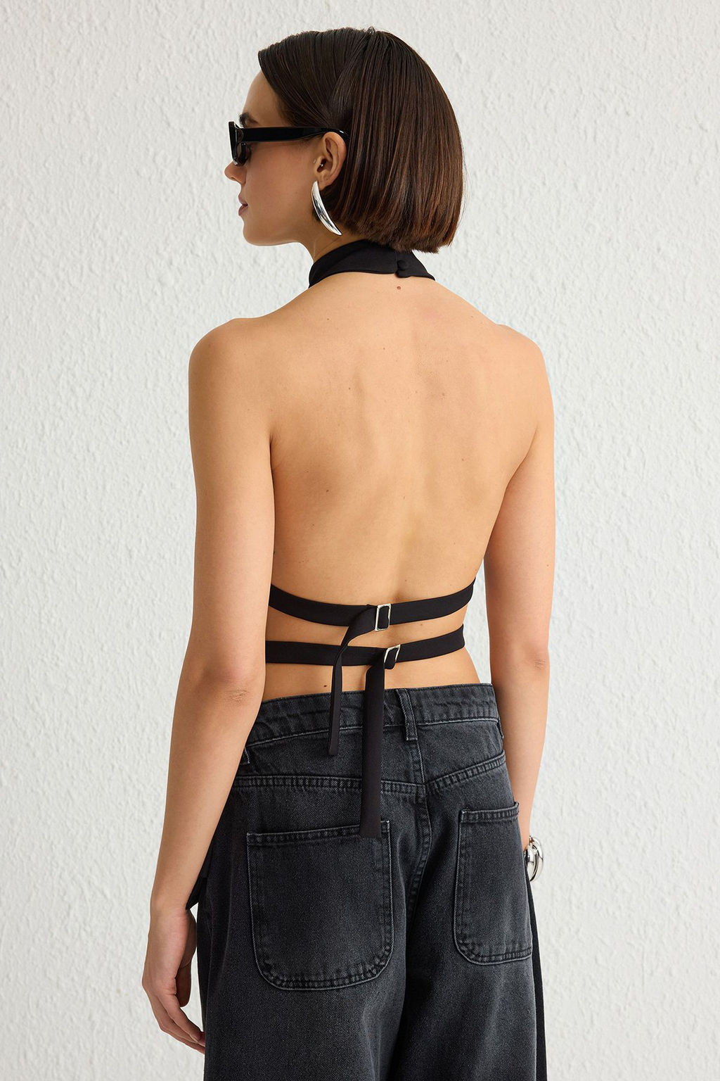 Siyah S?rt Dekolteli Halter Yaka Dokuma Bluz TWOSS25BZ00110