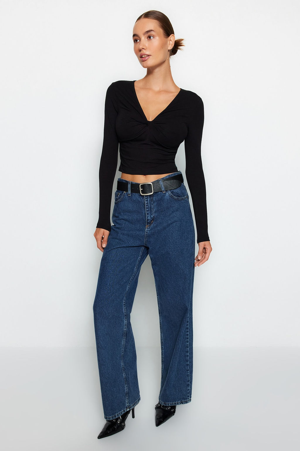 Trendyolmilla Siyah Pamuklu Gogsu Buzgulu Fitted/Vucuda Oturan Regular Boy Orme Bluz TWOAW24BZ00098 фото 4