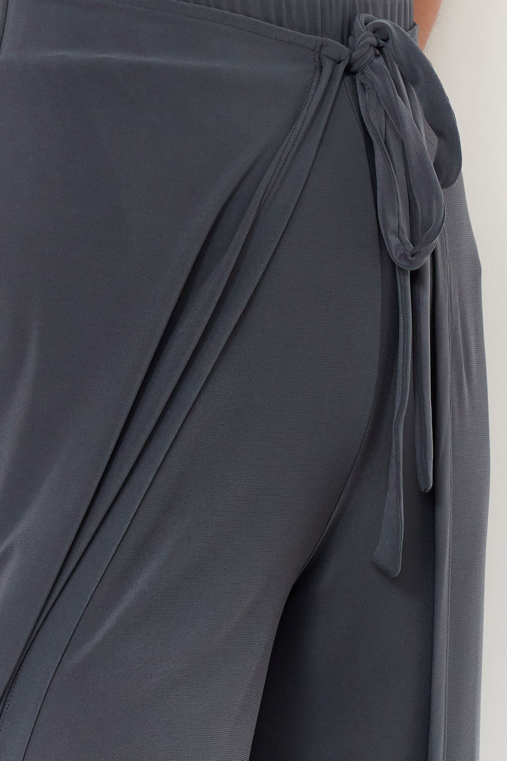 TRENDYOLMILLA Antrasit Baglama Detayl? Y?rtmacl? Esnek Pantolon TWOSS24PL00135 фото 5