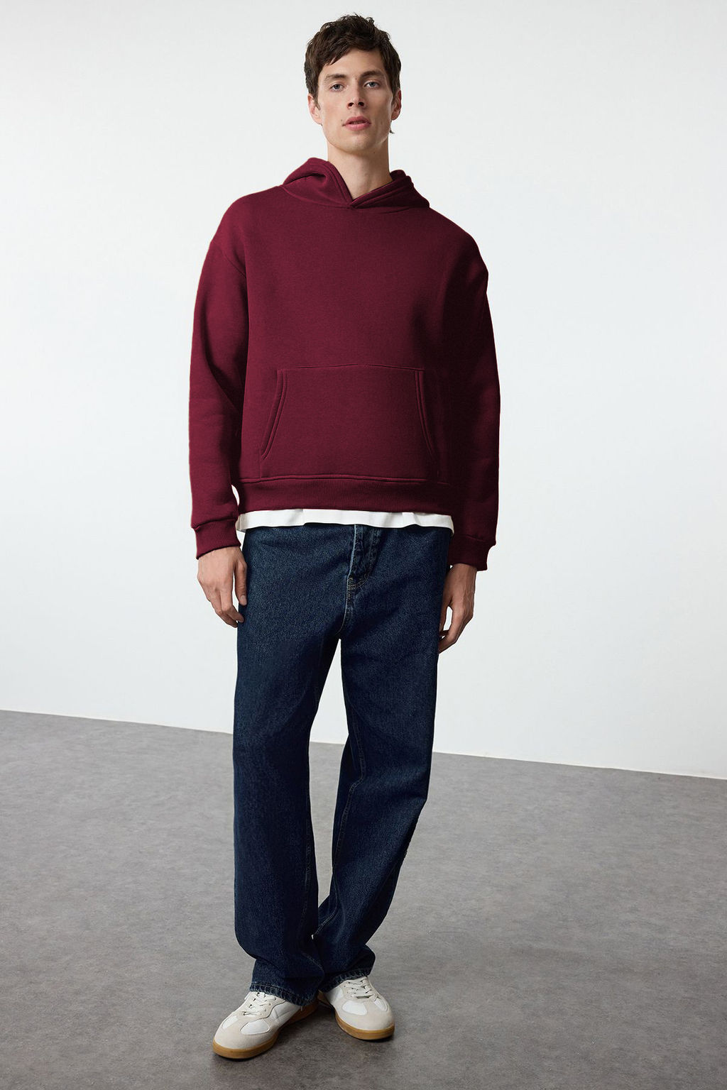 Bordo Oversize/Genis Kesim S?rt? Nak?s Detayl? Kapusonlu Sweatshirt TMNAW25SW00142