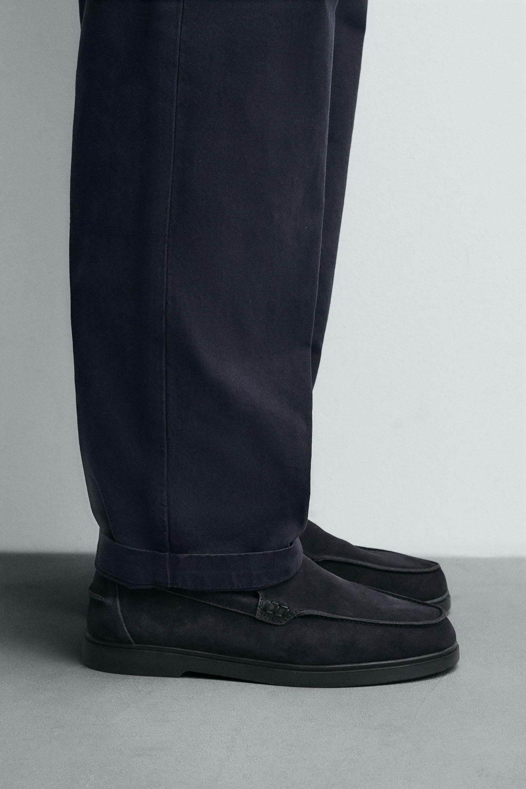 CASUAL LEATHER LOAFERS