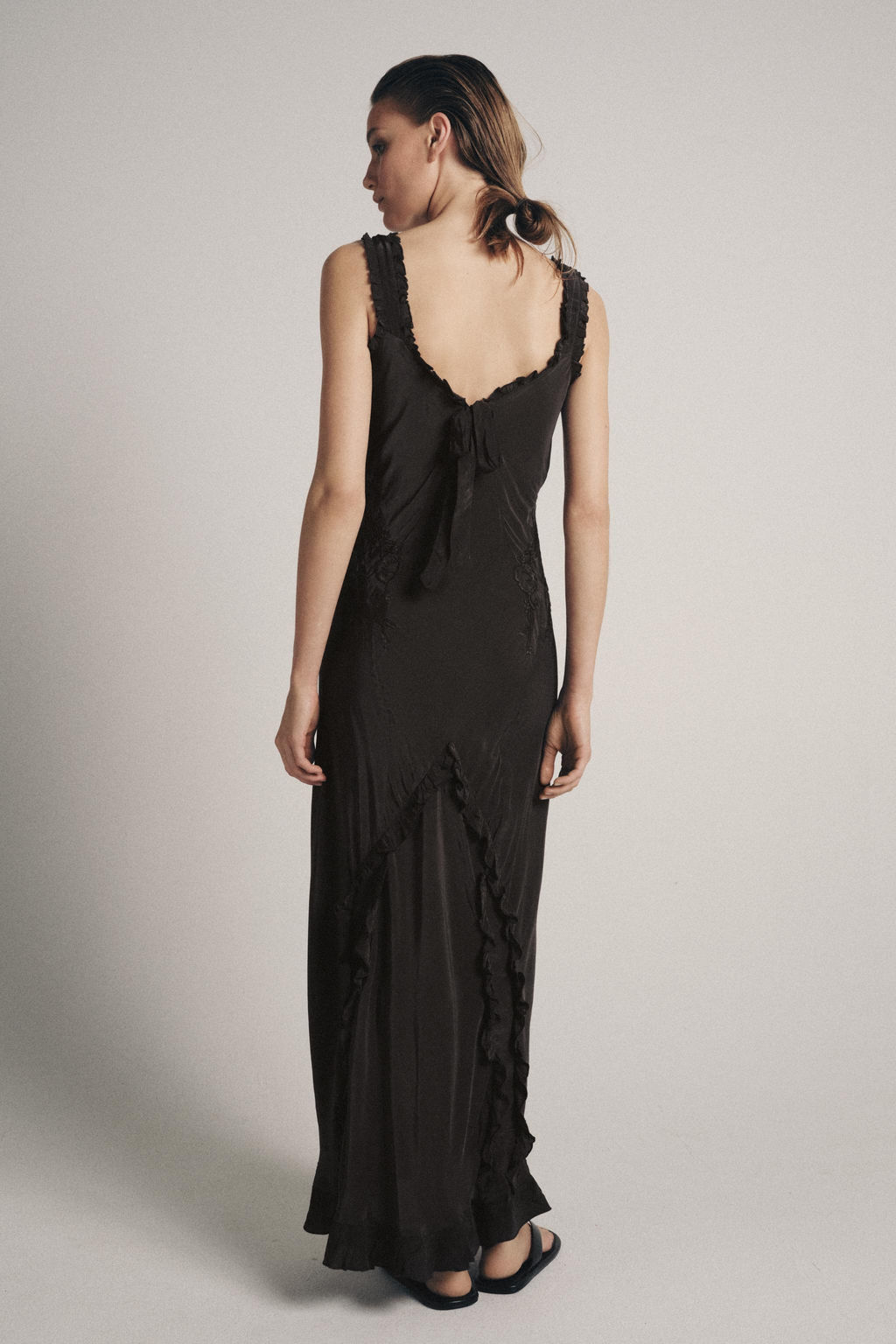 VESTIDO LARGO BORDADOS ZW COLLECTION / Gris antracita - Zara фото 3