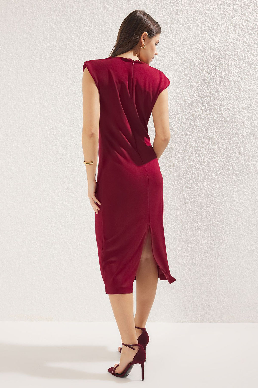 TRENDYOLMILLA Siyah Fitted/Vucuda Oturan Vatkal? Esnek Midi Orme Elbise TWOSS25EL00113  фото 7