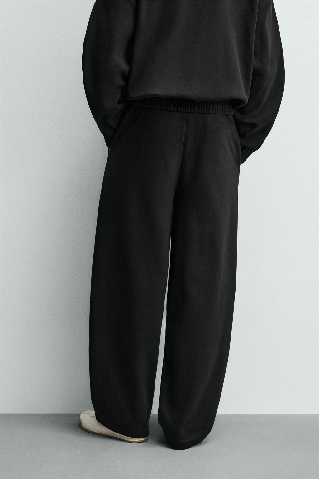 PANTAL?N JOGGER WIDE FIT PLIEGUES / Negro - Zara фото 3