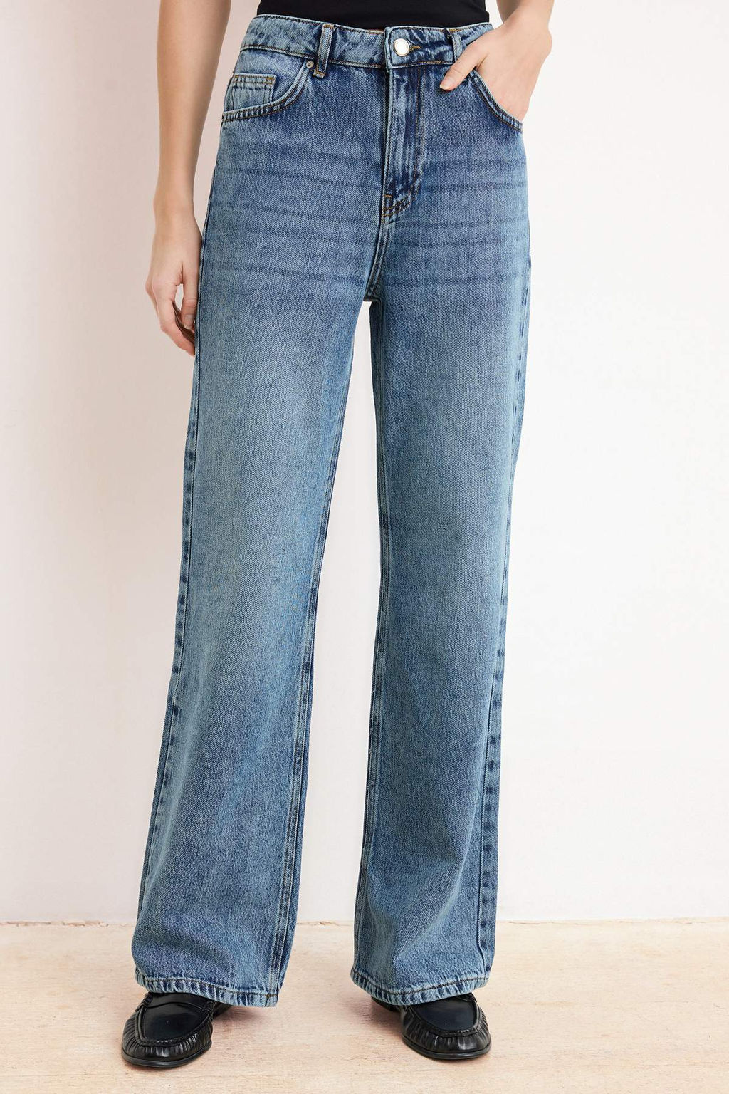 Siyah YUMUSACIK Tencel Kar?s?ml? Yuksek Bel Wide Leg Jeans TWOSS26JE00134 - Trendyolmilla фото 5