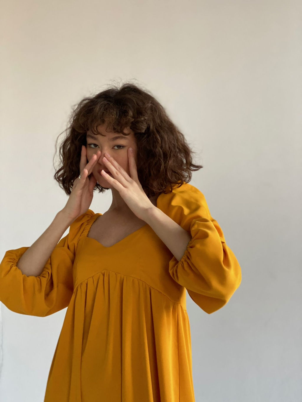 Платье-миди с пышными рукавами в цвете манго - Martichelli фото 52