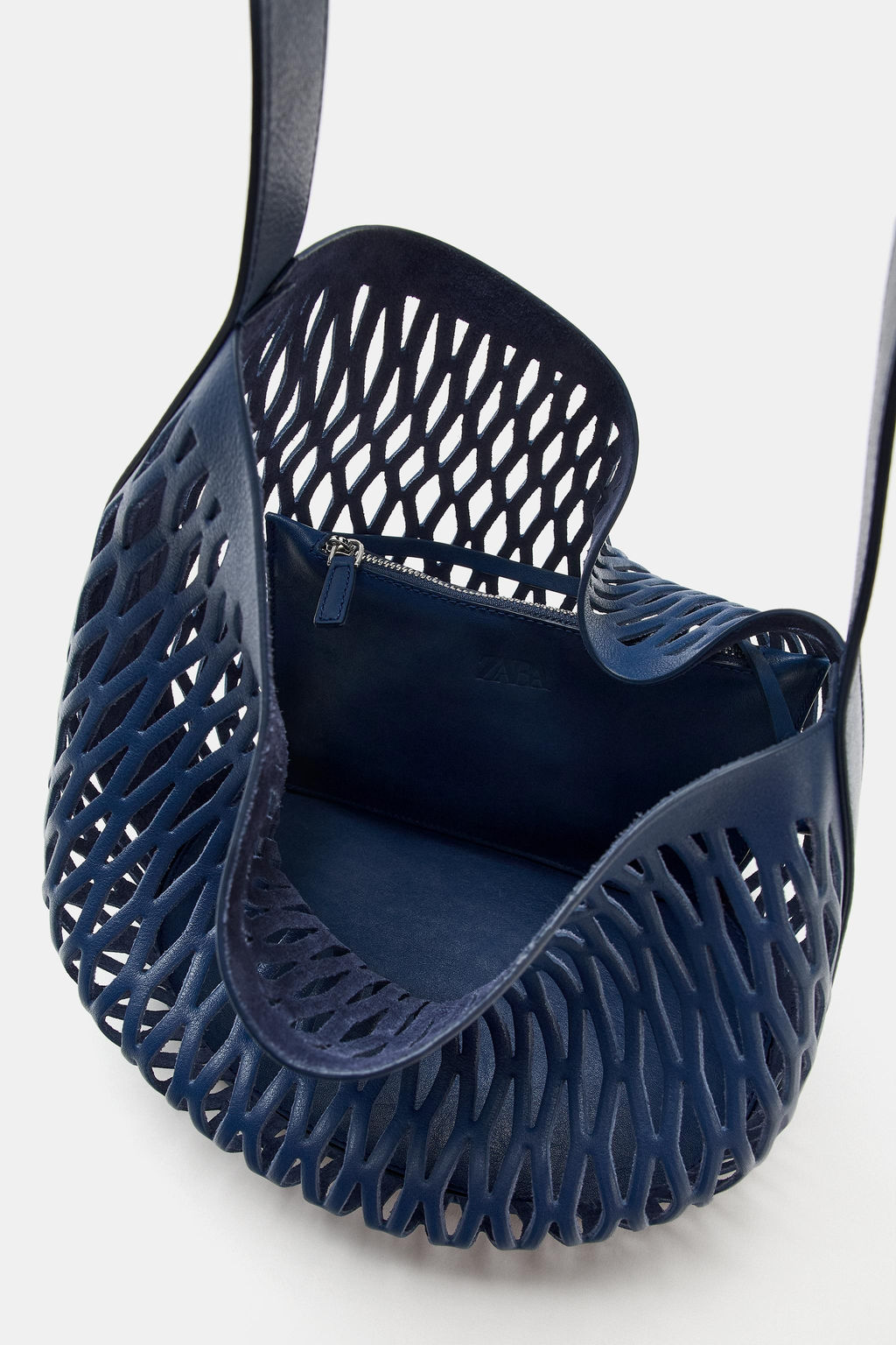 BOLSO PIEL TROQUELADO / Azul Marino - Zara фото 8